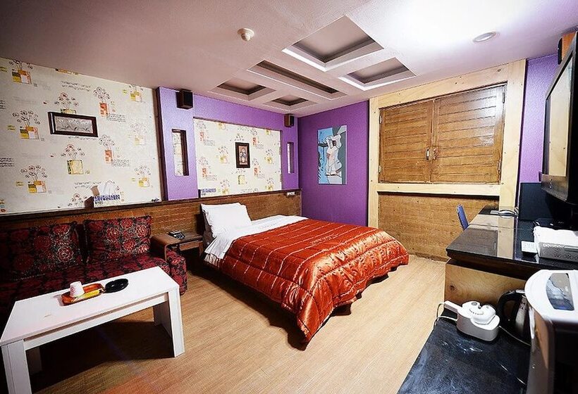 Cyber Motel