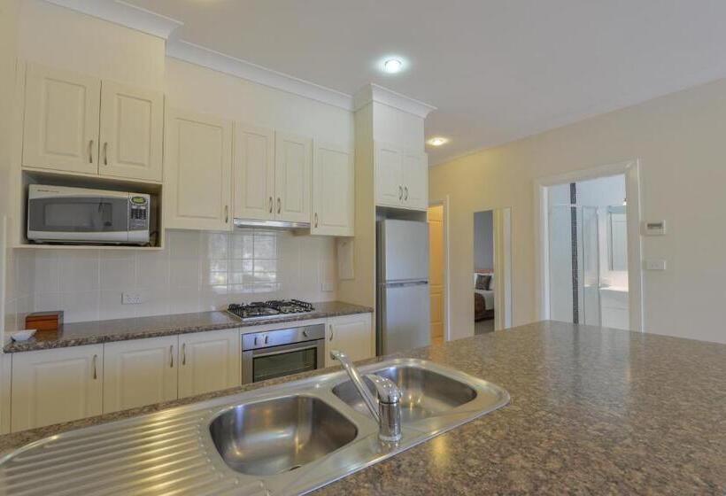 فندق على الطريق Cadman Motor Inn And Apartments