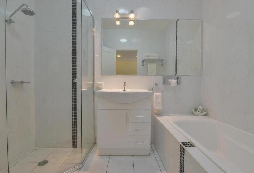 فندق على الطريق Cadman Motor Inn And Apartments