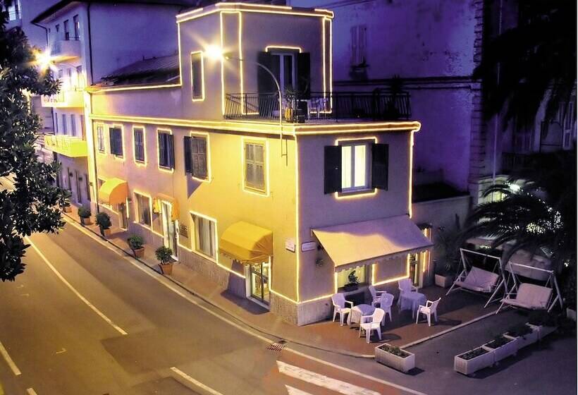 Отель Albergo Savoia