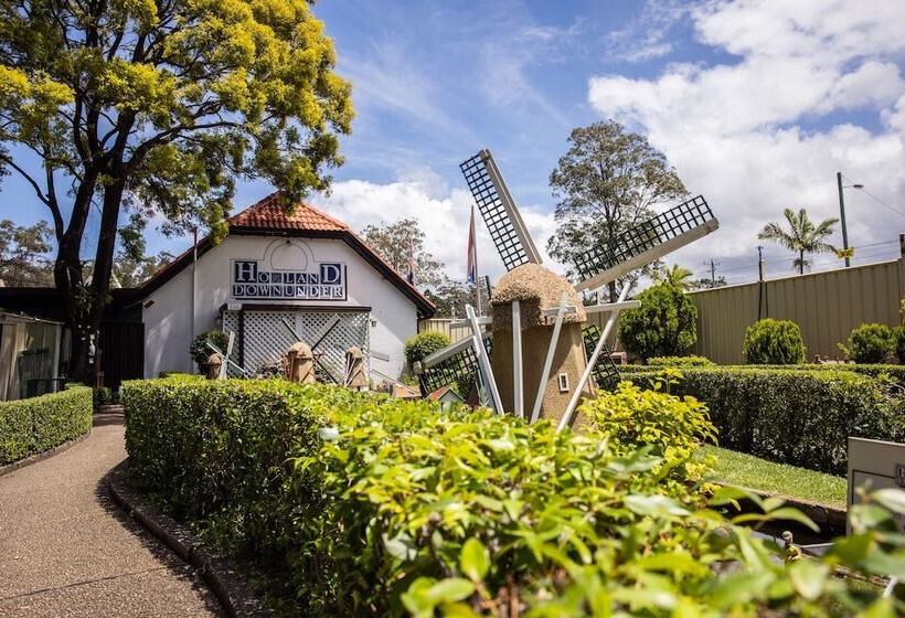 هتل Clog Barn Caravan Park