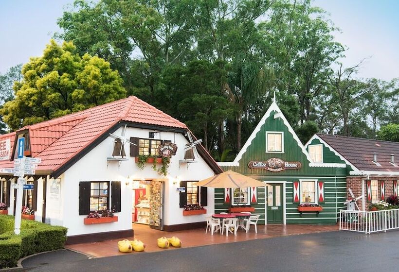 هتل Clog Barn Caravan Park