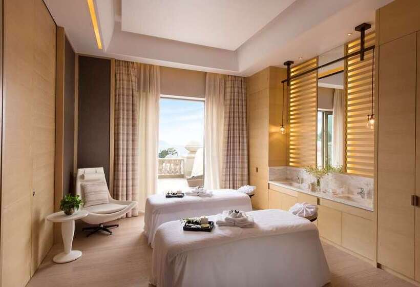 هتل Hilton Yuxi Fuxian Lake