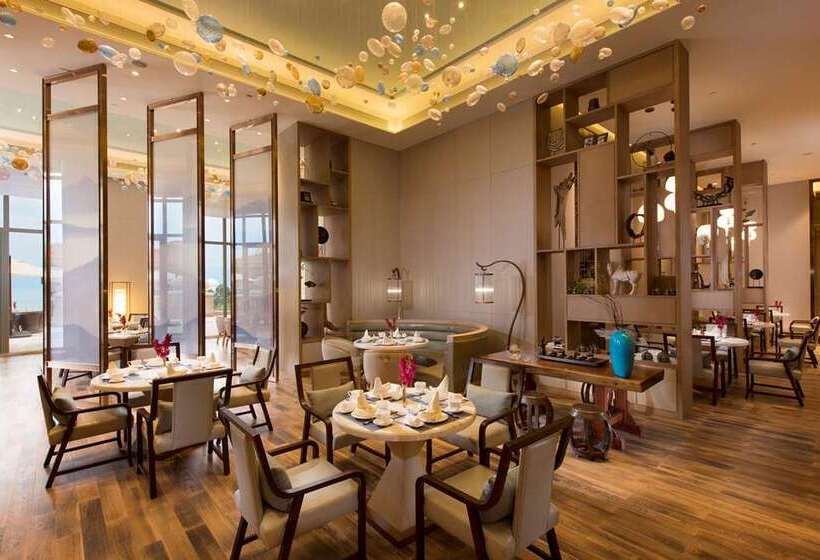 هتل Hilton Yuxi Fuxian Lake