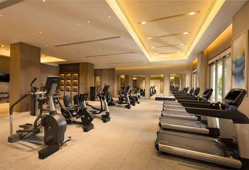 هتل Hilton Yuxi Fuxian Lake