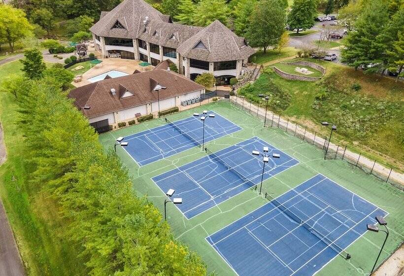 فندق Stonebridge Village Resort