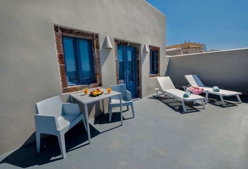 Luna Santorini Suites