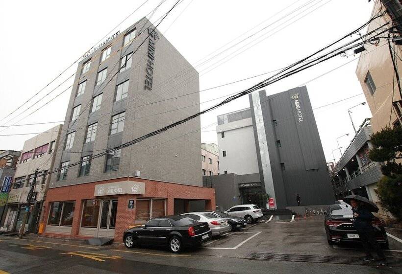 فندق على الطريق Mini Hotel 141