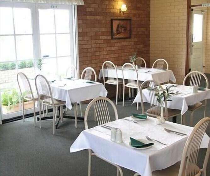 فندق على الطريق Alexander Motor Inn