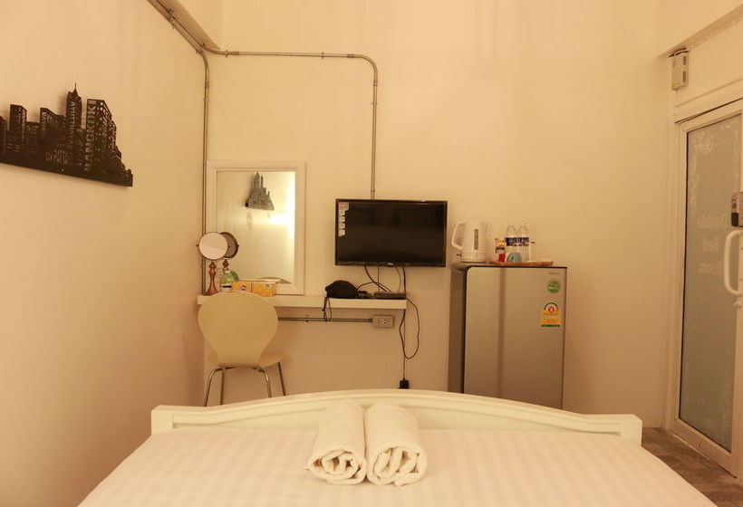 Finlay House   Hostel