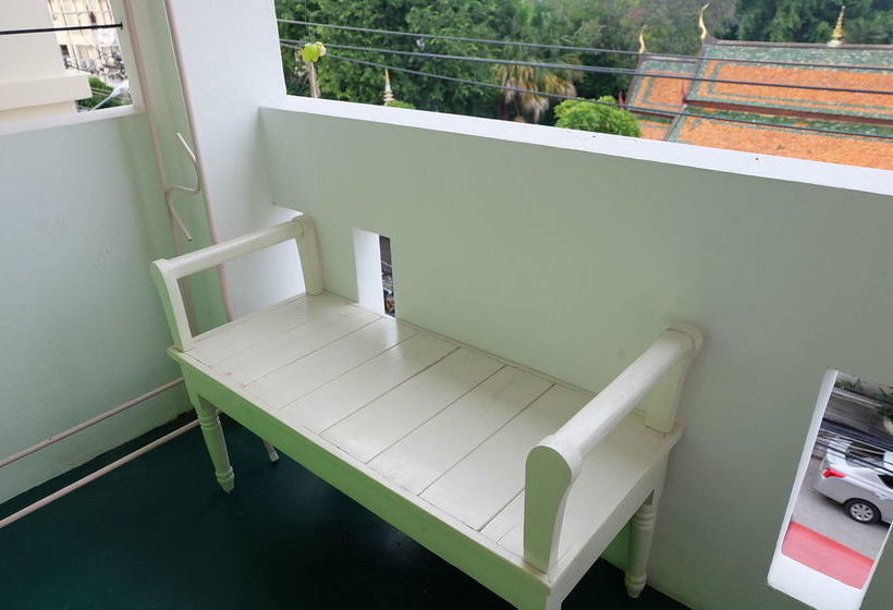 Finlay House   Hostel