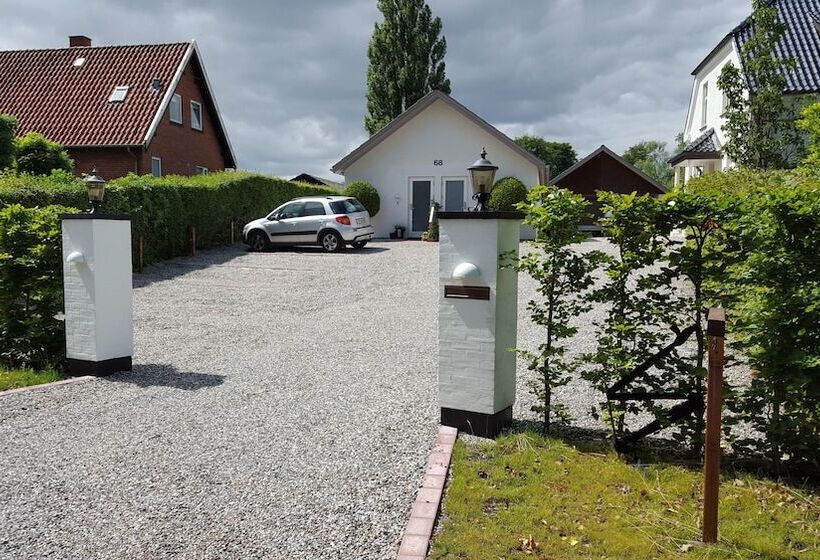 تختخواب و صبحانه Engholmbb