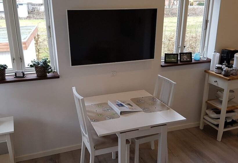 تختخواب و صبحانه Engholmbb