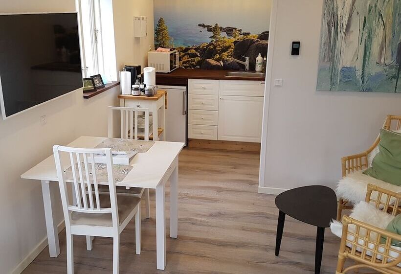 تختخواب و صبحانه Engholmbb