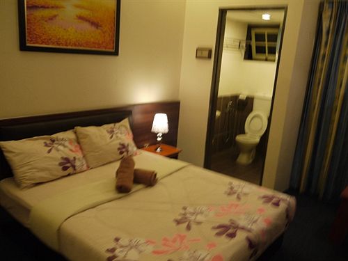 فندق Camellia Budget Inn