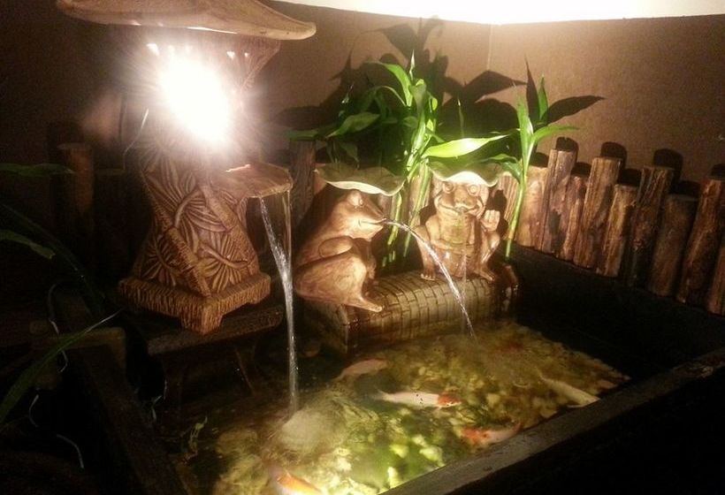 فندق Camellia Budget Inn