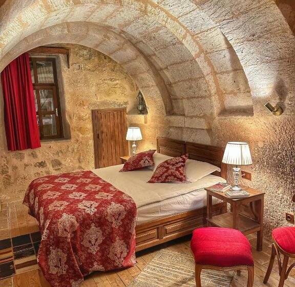 هتل Takaev Cave House