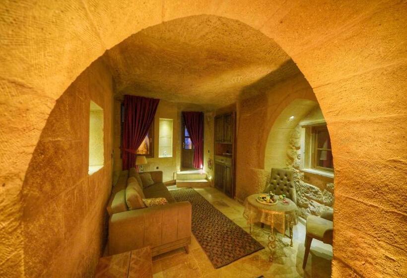 هتل Takaev Cave House