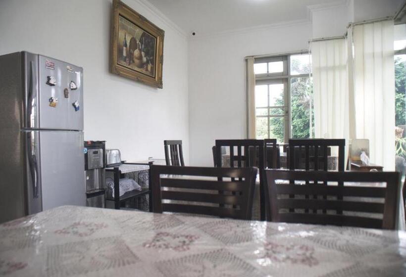 پانسیون Omah Sastro