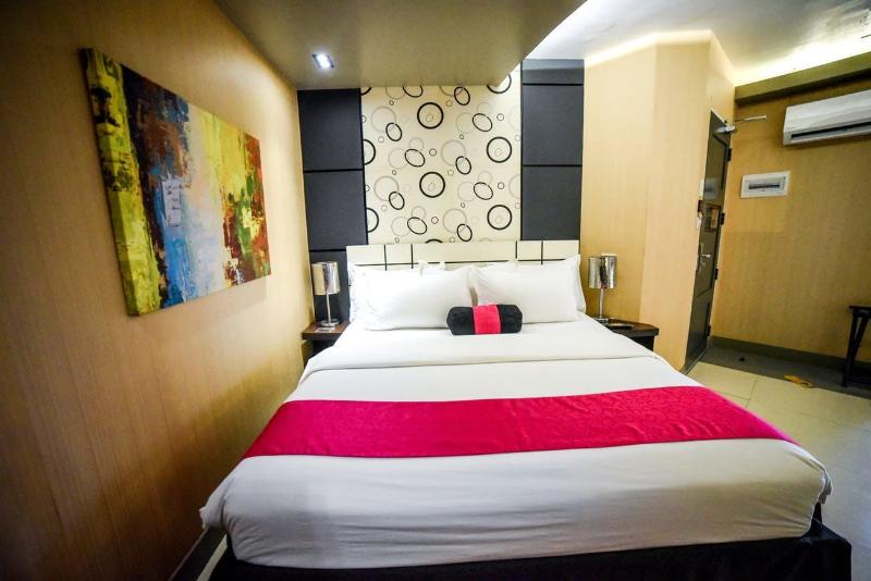 Отель Eloisa Royal Suites