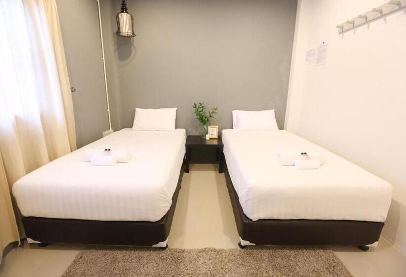 هتل First Residence