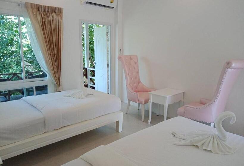 هتل Sairee Seaview Koh Tao   Hostel