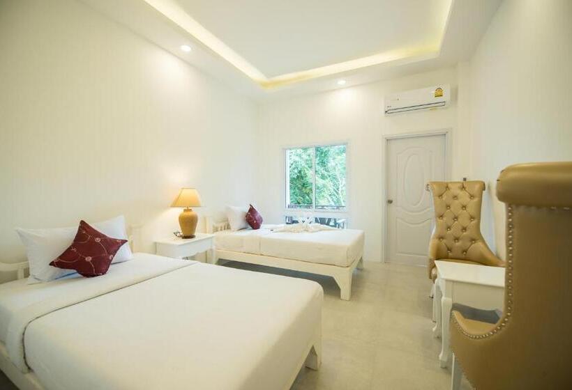 هتل Sairee Seaview Koh Tao   Hostel
