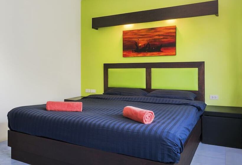 هتل Ubox Samui Hostel   Chaweng Beach