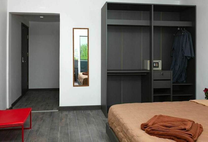 هتل Ubox Samui Hostel   Chaweng Beach