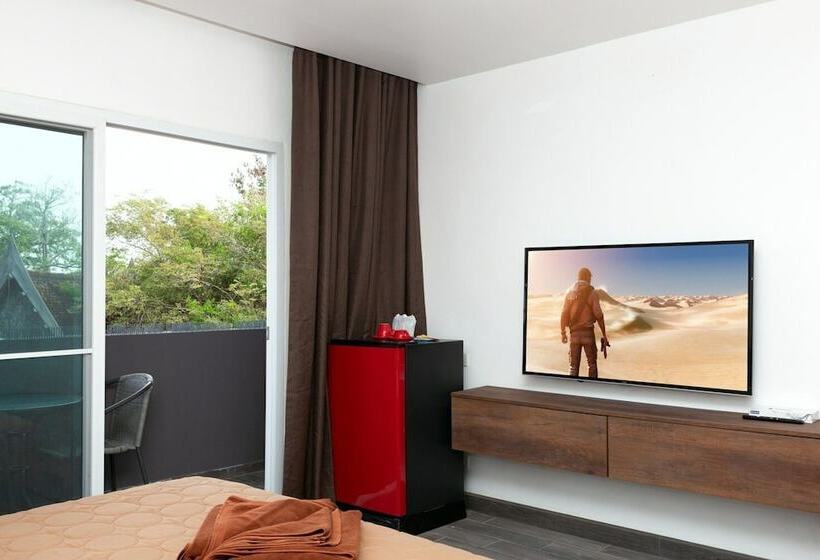 هتل Ubox Samui Hostel   Chaweng Beach