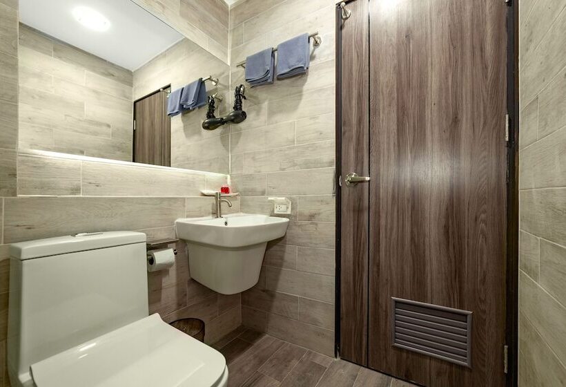 هتل Ubox Samui Hostel   Chaweng Beach