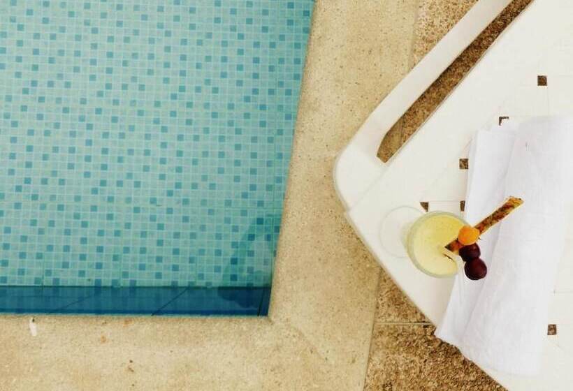 هتل Costa Paraiso