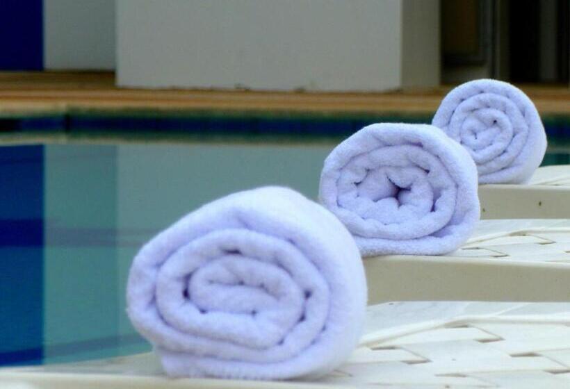 هتل Costa Paraiso