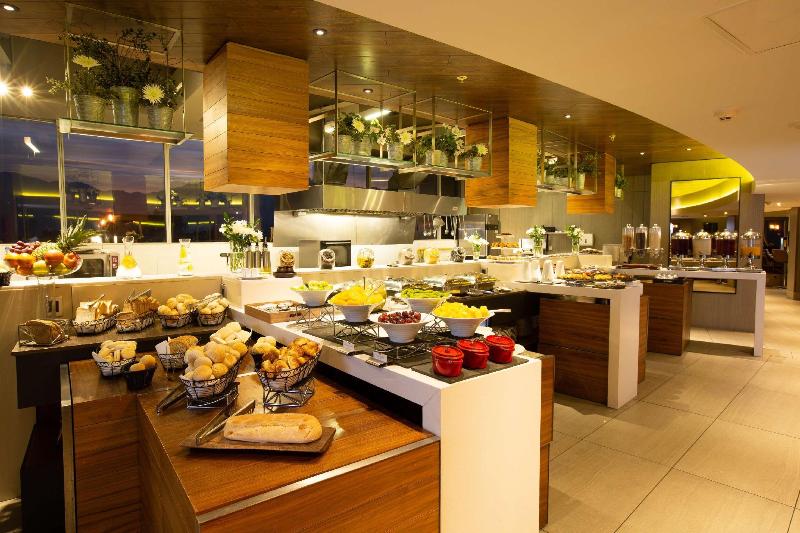 Отель Doubletree By Hilton Santiago Kennedy