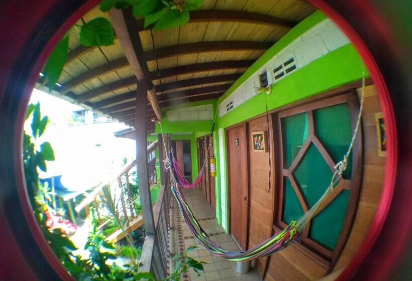 هتل Hostal Capurgana