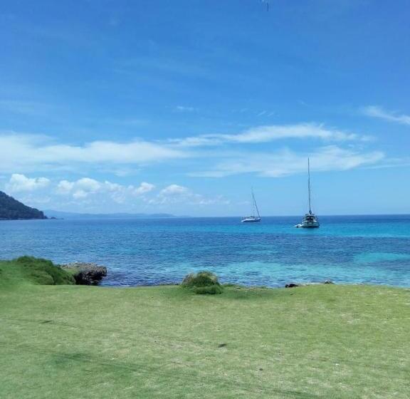 هتل Hostal Capurgana