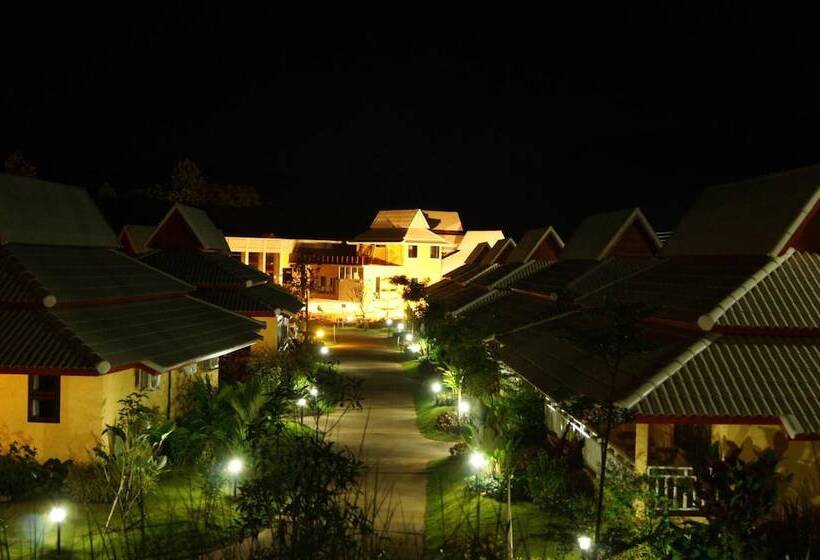 هتل Poonyamantra Resort
