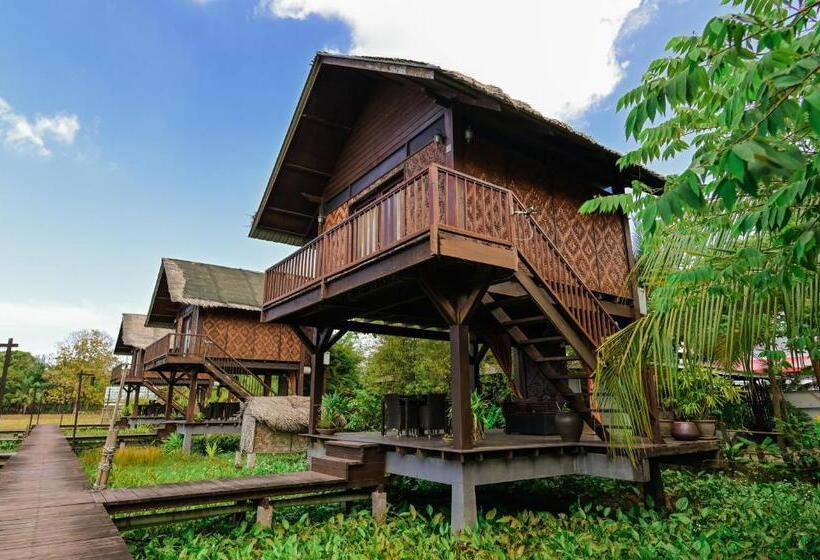 هتل The Gemalai Village