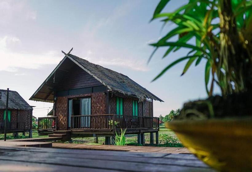 هتل The Gemalai Village