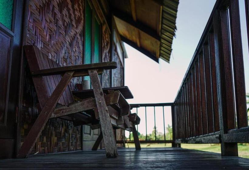 هتل The Gemalai Village