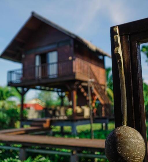 هتل The Gemalai Village