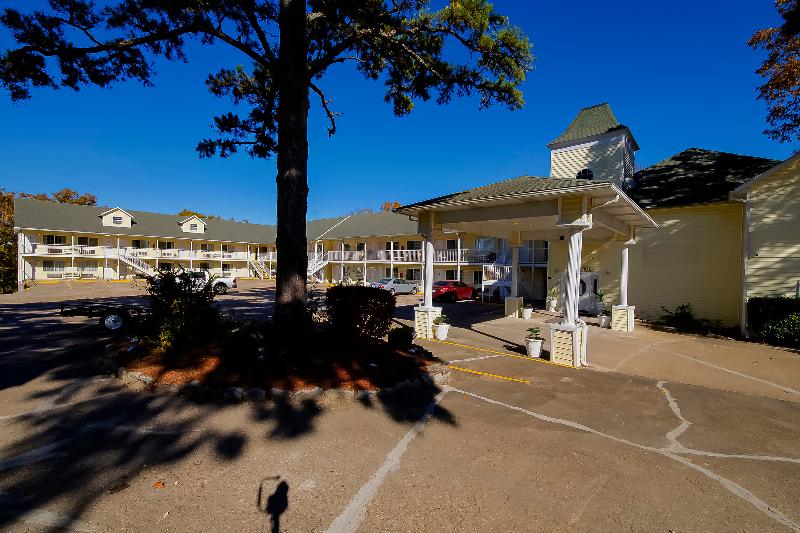 فندق على الطريق O Eureka Springs  Christ Of Ozark Area