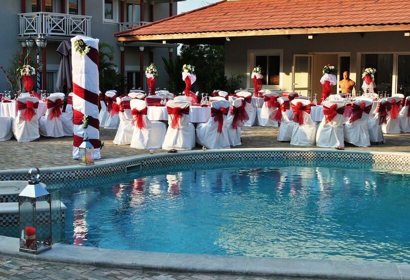 Nomad Suites Residence