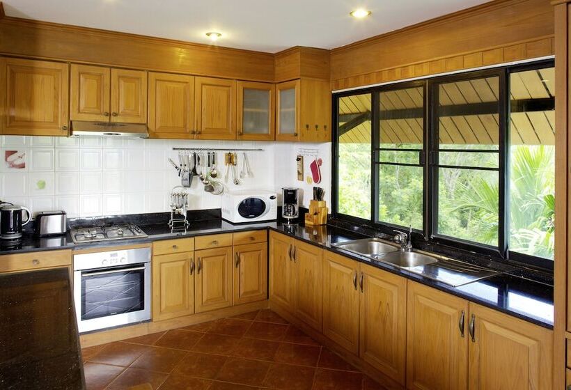 Thara Bayview Villa