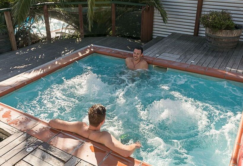 هاستل Dusky Lodge