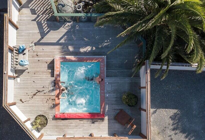 هاستل Dusky Lodge