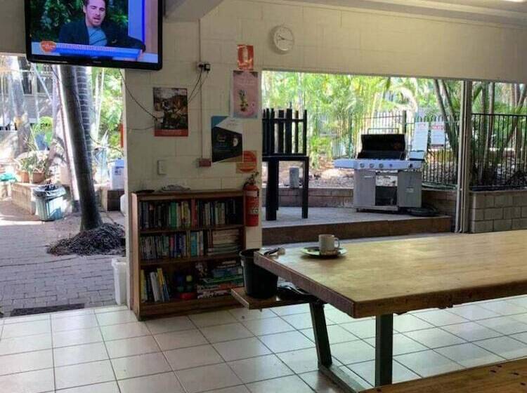 הוסטל Frogshollow Backpackers