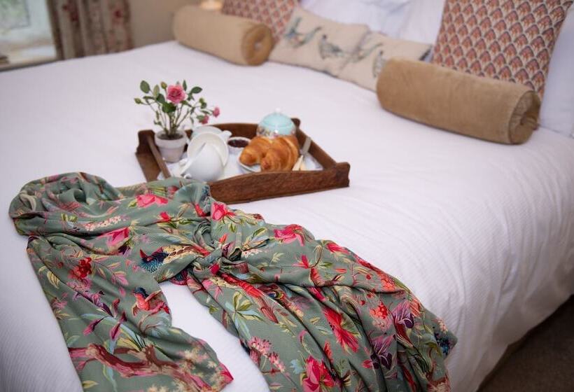 مبيت وإفطار Milton House Studio Apartment Suites