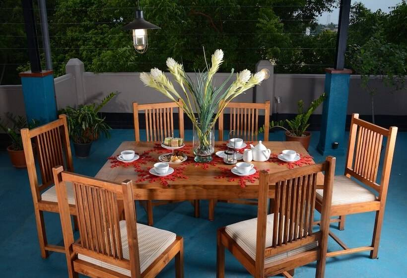 住宿加早餐  Monsoon Suites