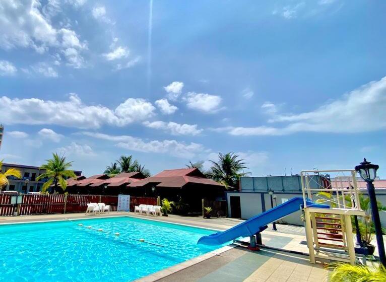 هتل Langgura Baron Resort